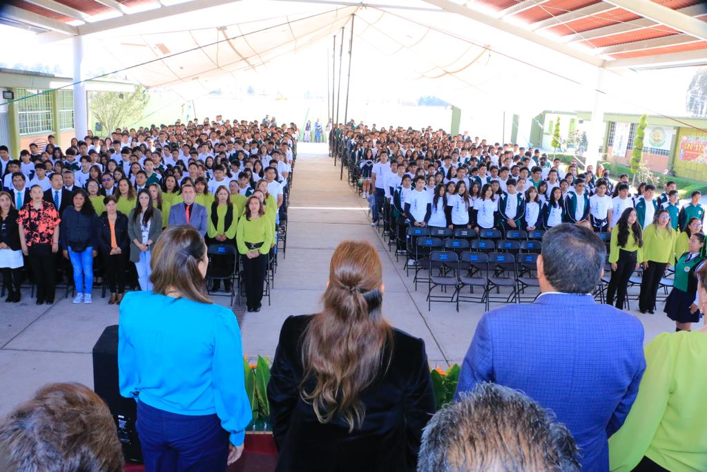 1697286585 737 Con placa desfile viaje al espacio reconocimientos y la presencia