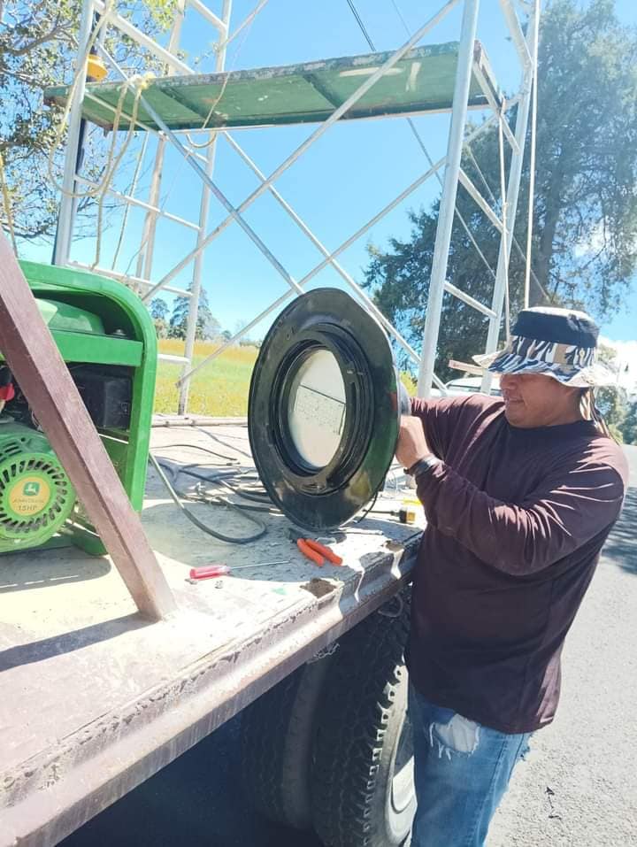 1697287707 559 Se realizo la rehabilitacion de alumbrado publico de la carretera