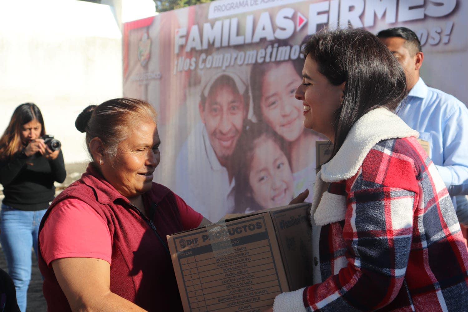 1697292969 677 NosComprometimosyCumplimos continuamos entregando mas canastas alimentarias Fa