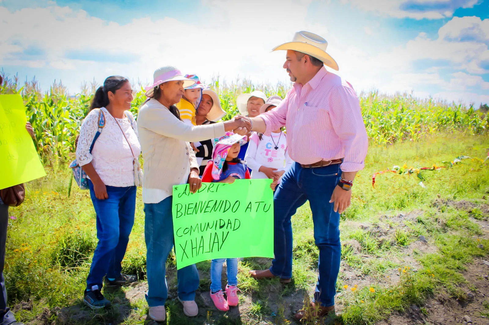 1697295599 En Xhajay mejoramos las condiciones de vida de las familias jpg