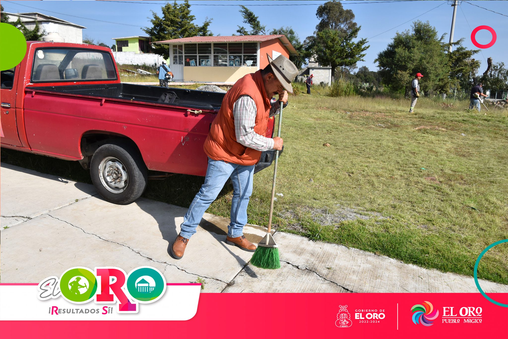 1697316383 317 Cercania con la gente en Santa Rosa de Guadalupe