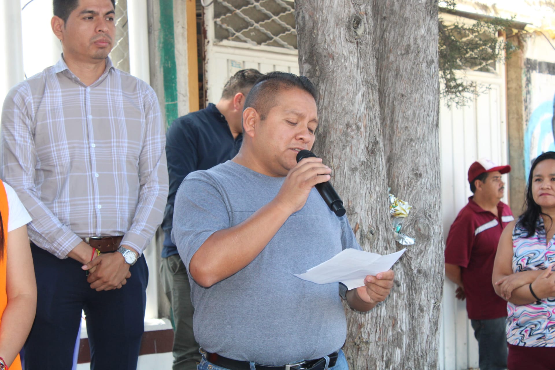 1697319504 702 Nuestra Alcaldesa Lic Agustina Catalina Velasco Vicuna realizo el banderazo