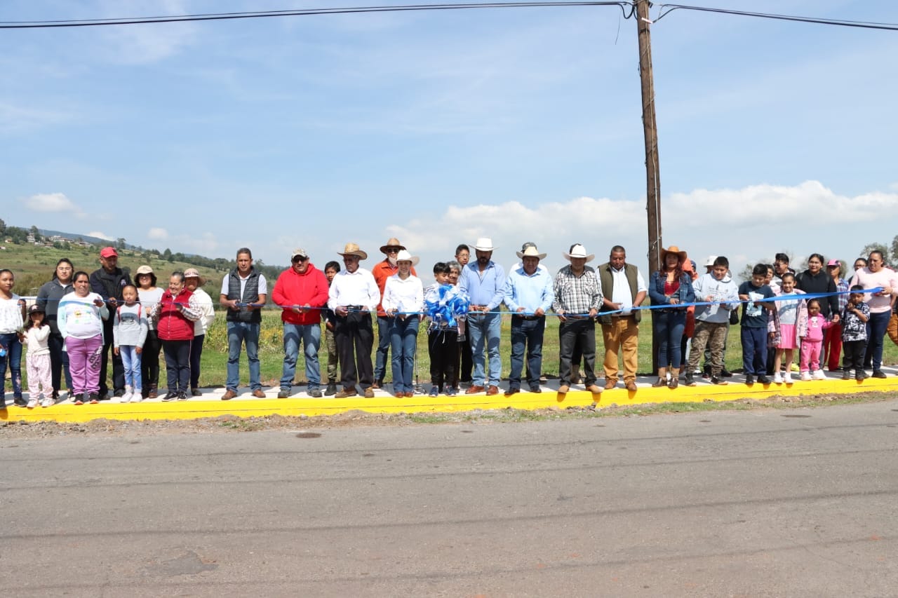 1697319620 514 EntregadeObras El Presidente Municipal Profr@A Pastor Cruz Garcia continua e