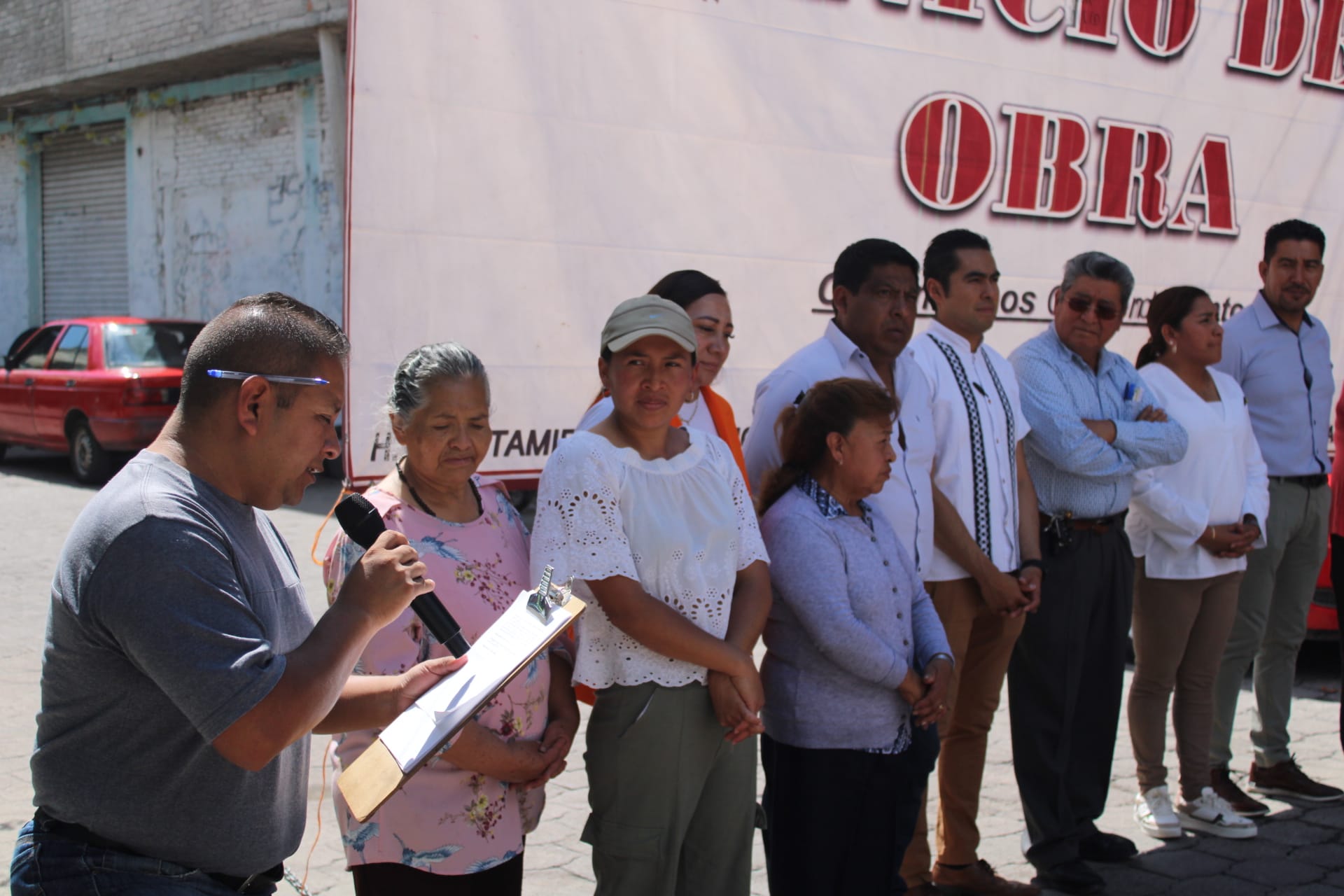 1697326783 708 Alcaldesa realiza banderazo a obra de pavimentacion en Santa