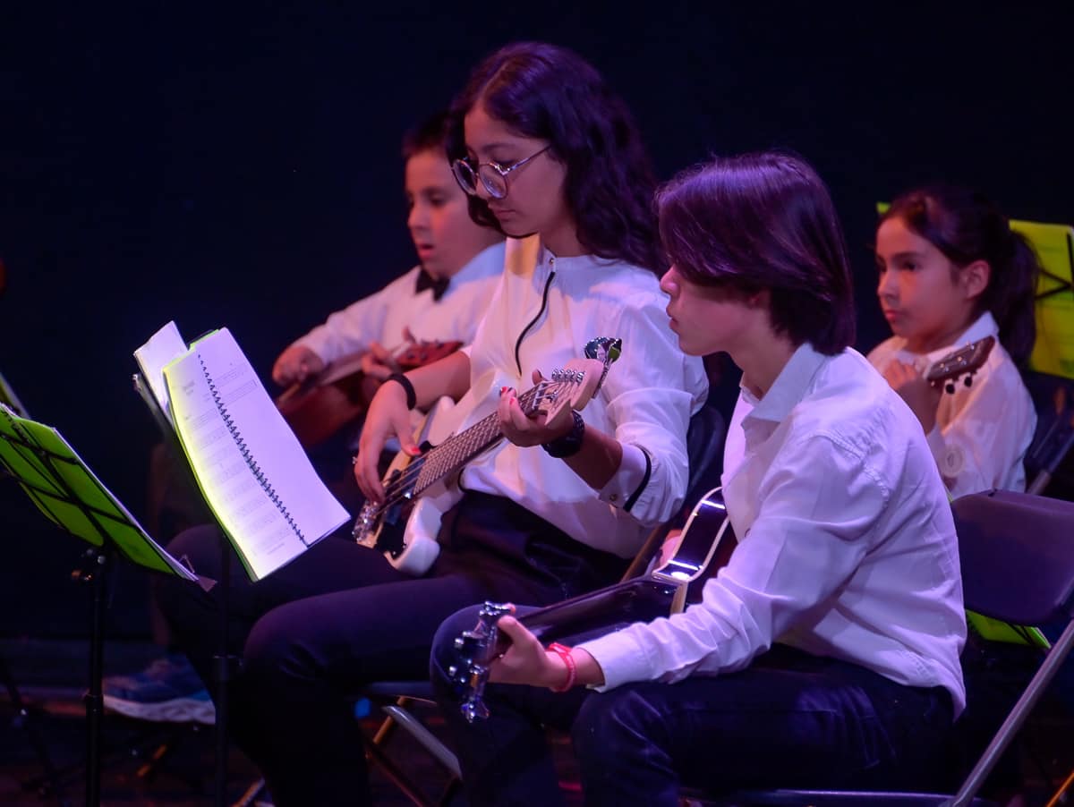 1697390280 597 La Orquesta Mexiquense de Cuerda Pulsada hizo su presentacion en