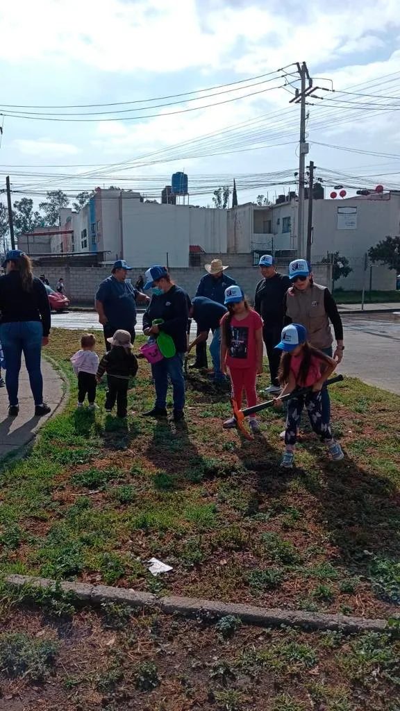 1697476240 Cada arbol plantado es un paso hacia un futuro mas jpg