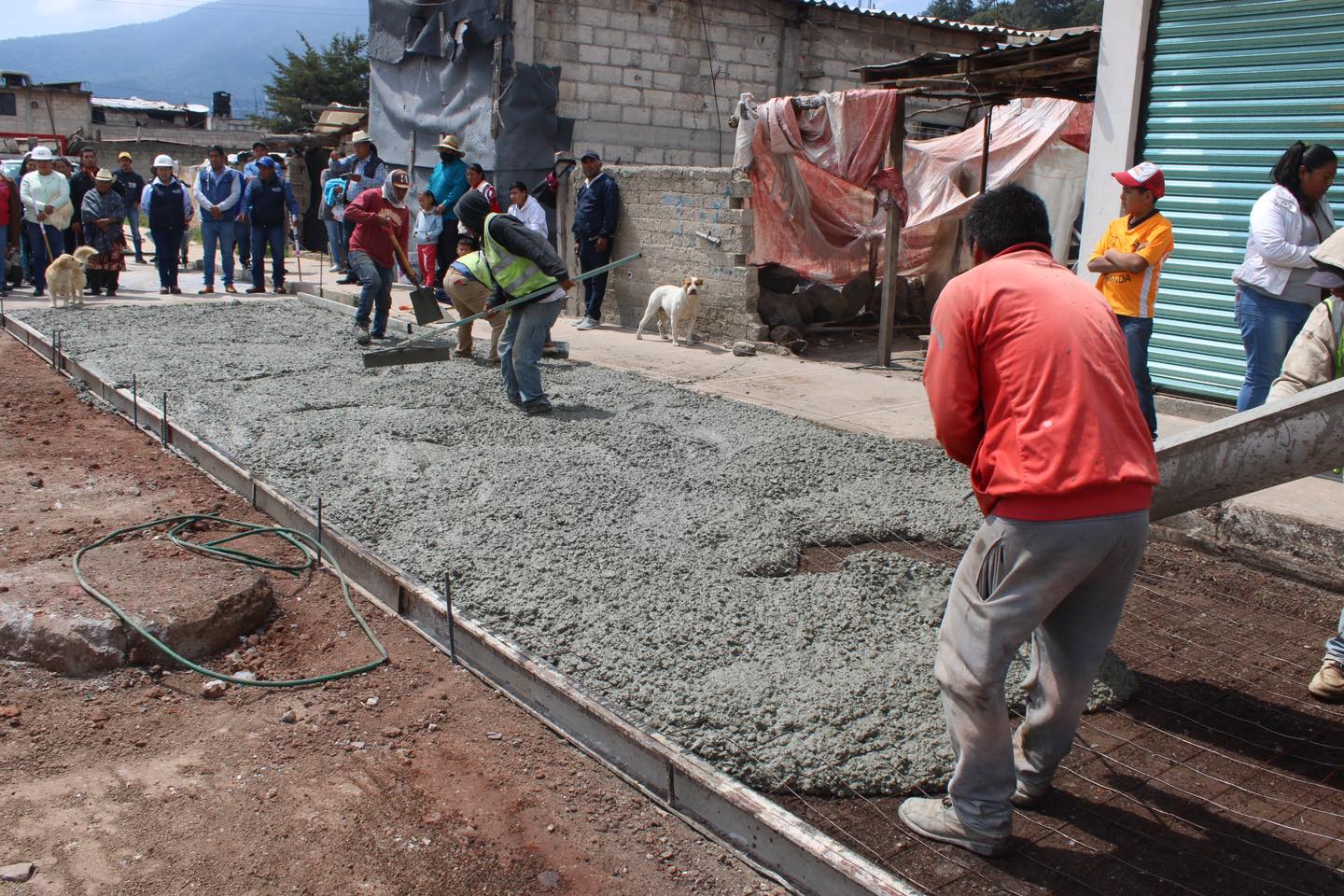 1697494276 504 Con el compromiso de mejorar la infraestructura vial en nuestras