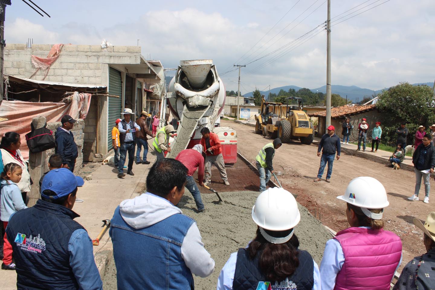 1697494288 667 Con el compromiso de mejorar la infraestructura vial en nuestras