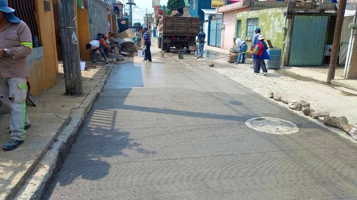 1697495045 Continuan los trabajos de rehabilitacion de la Calle Corregidora en jpg