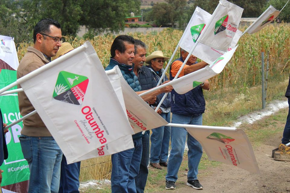 1697546808 408 Nuestro Presidente Municipal en compania de algunos miembros del H