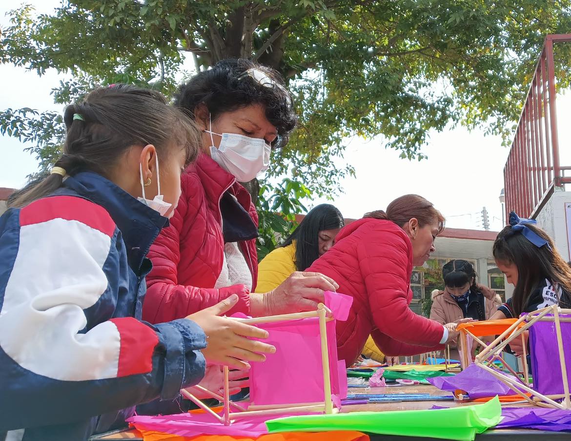 1697584754 412 ¡Hagamos un farolito con la Direccion de Educacion y Cultura