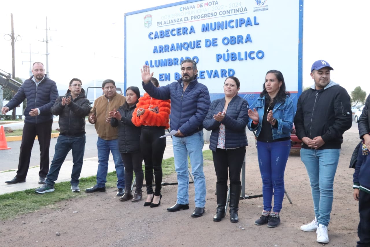 1697634561 651 ArranquedeObra El Profr A Pastor Cruz Garcia Presidente Municipal llevo