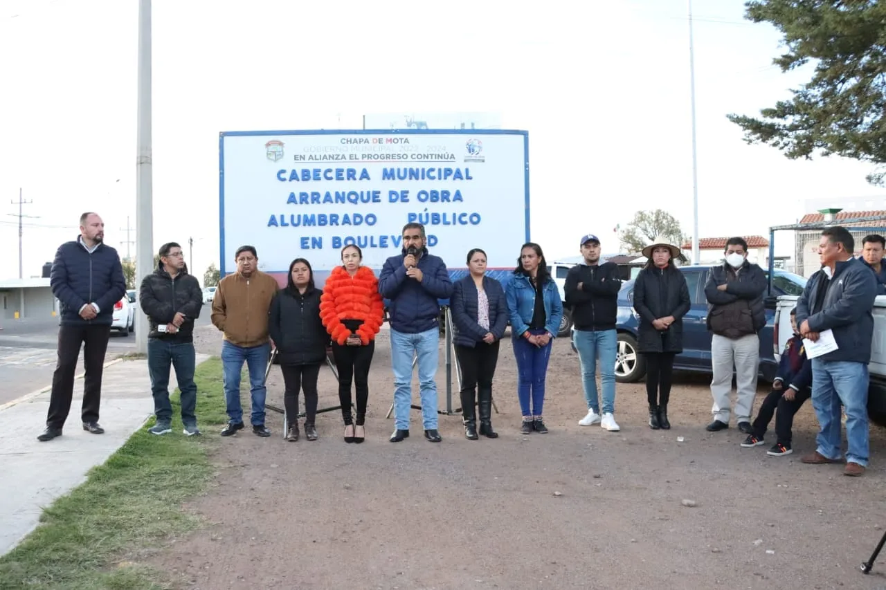 1697634588 ArranquedeObra El Profr A Pastor Cruz Garcia Presidente Municipal llevo jpg