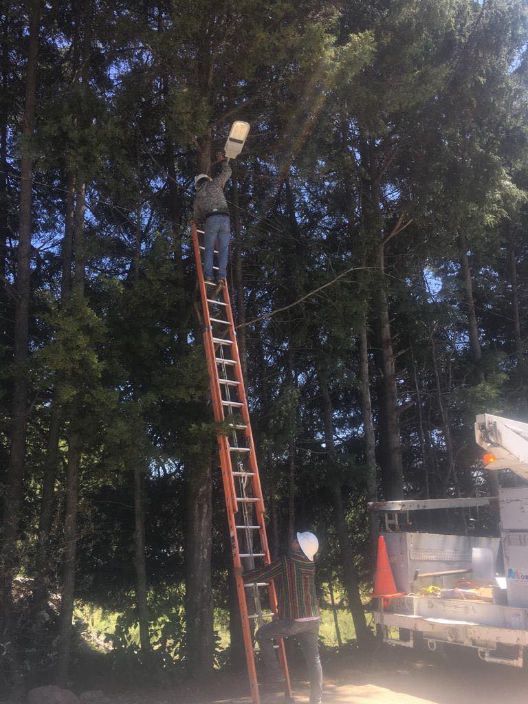 1697638181 359 Diariamente trabajamos en el mantenimiento y reparacion de luminarias estuvimos