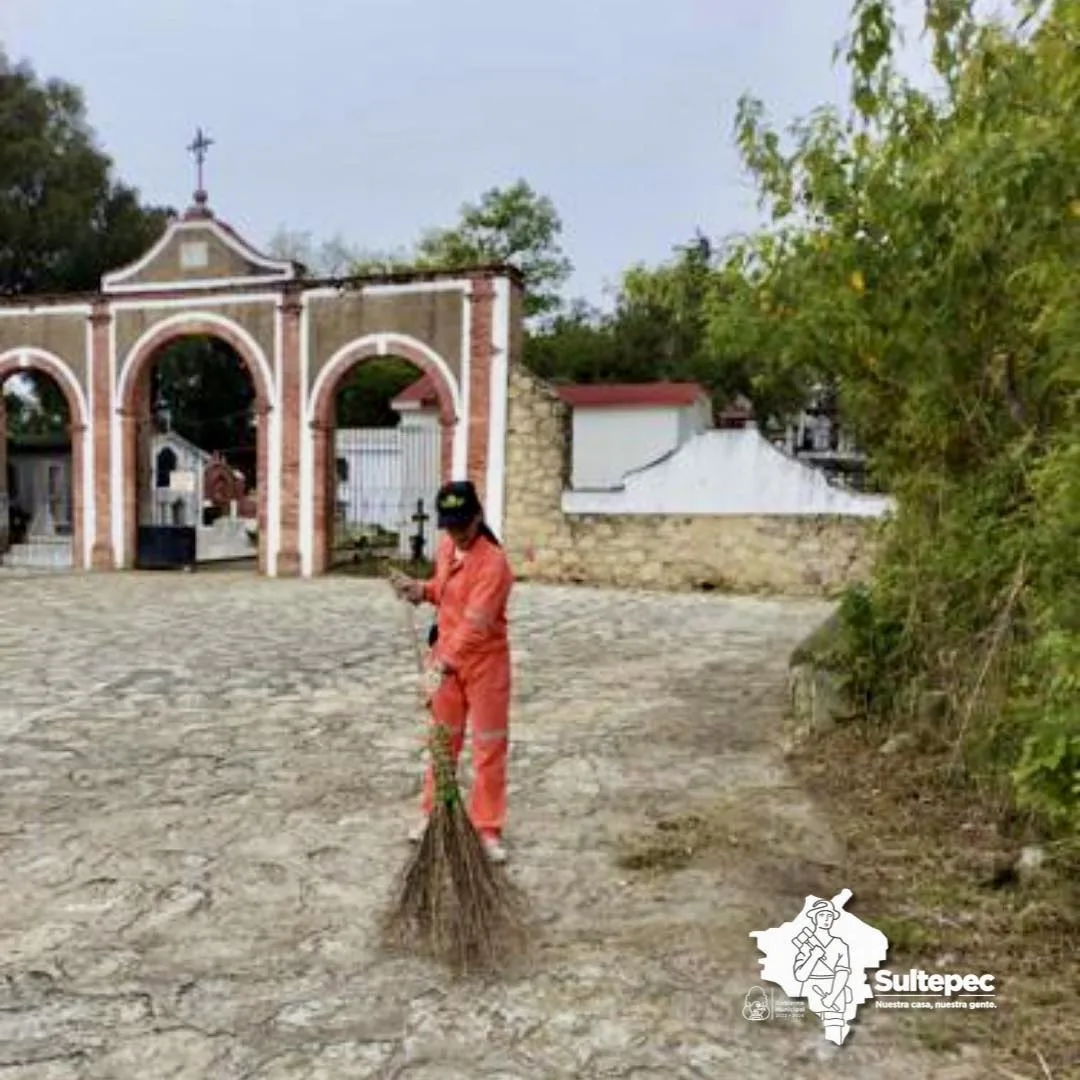 1697657425 Nuestras calles brillan dia a dia gracias a las manos jpg