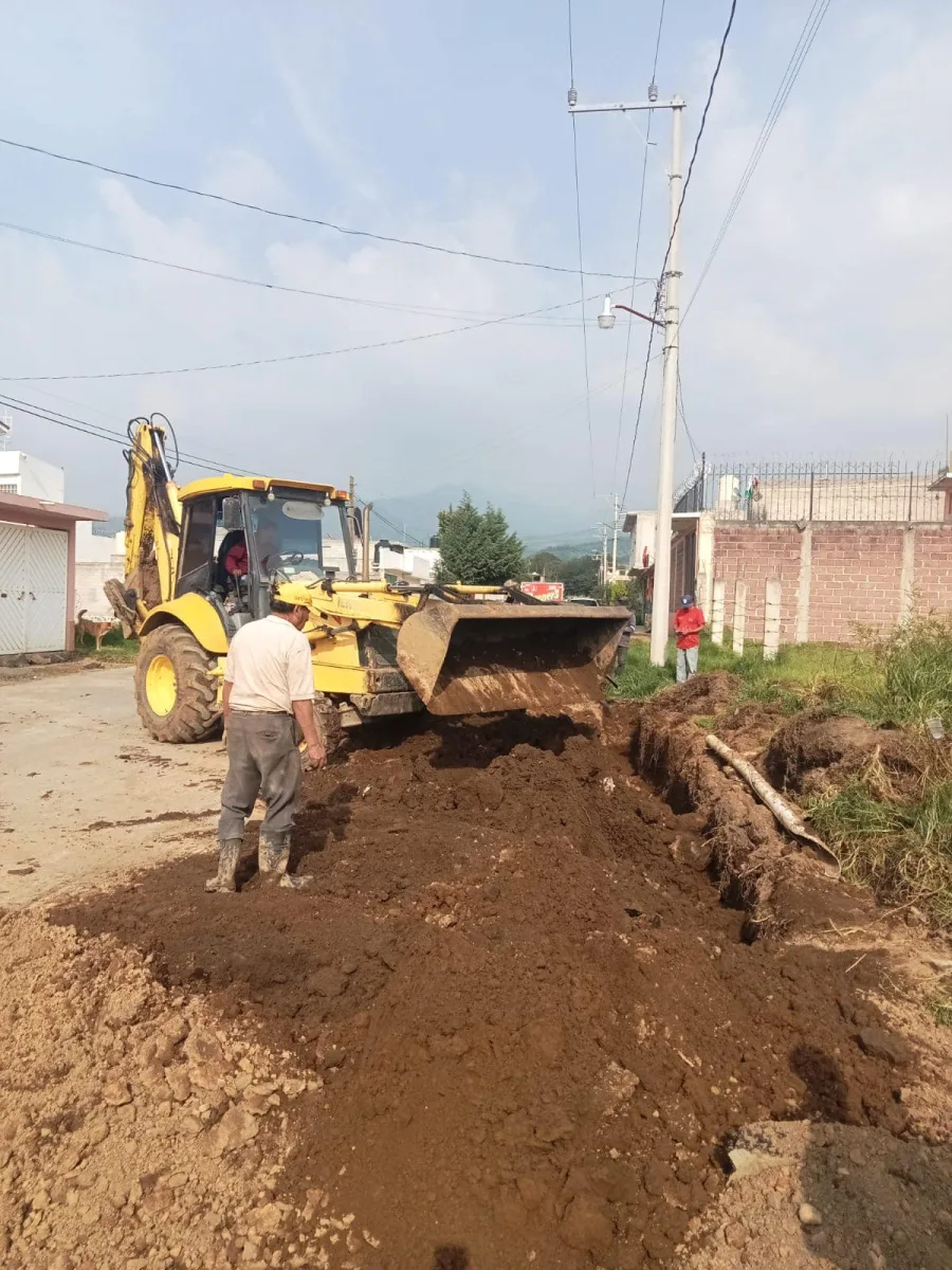 1697658375 515 AguaPotableYAlcantarillado Llevamos a cabo la reparacion de la linea