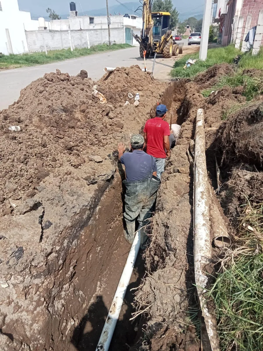 1697658381 398 AguaPotableYAlcantarillado Llevamos a cabo la reparacion de la linea