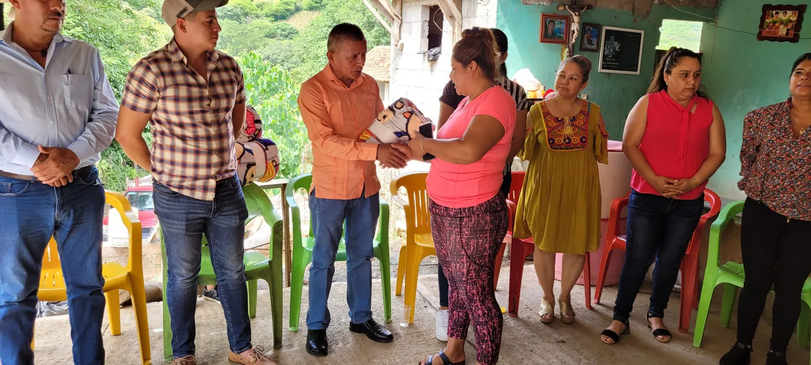 1697672857 Llevamos a cabo la entrega de cobertores a familias de scaled