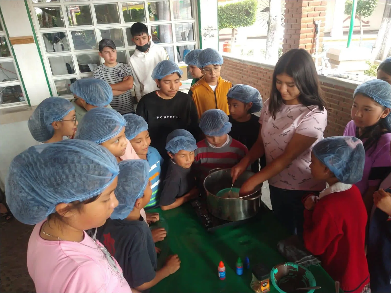 1697719073 Taller de paletas de chocolate jpg