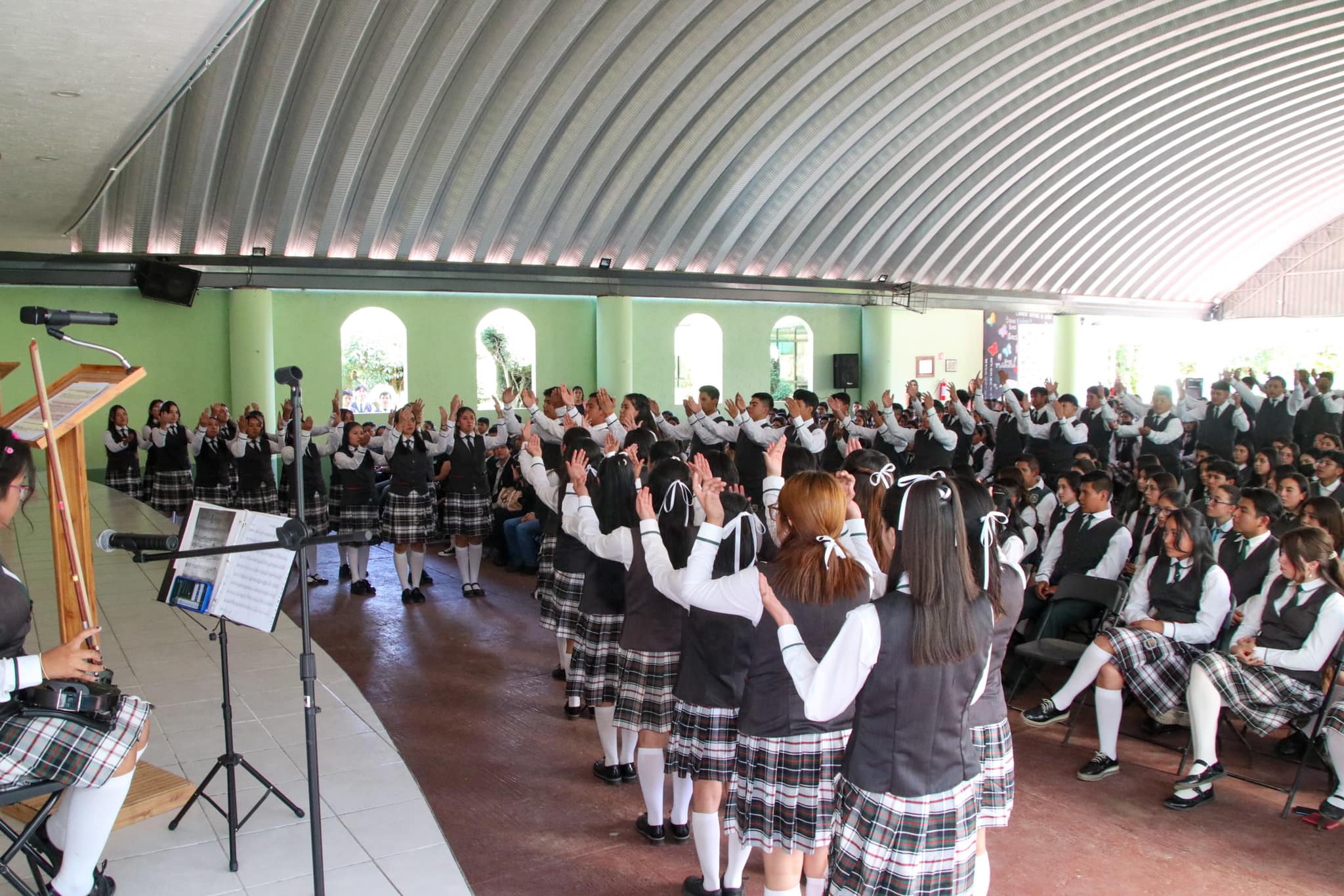 1697723496 586 ¡32 anos de exito Felicidades a la Preparatoria Oficial No