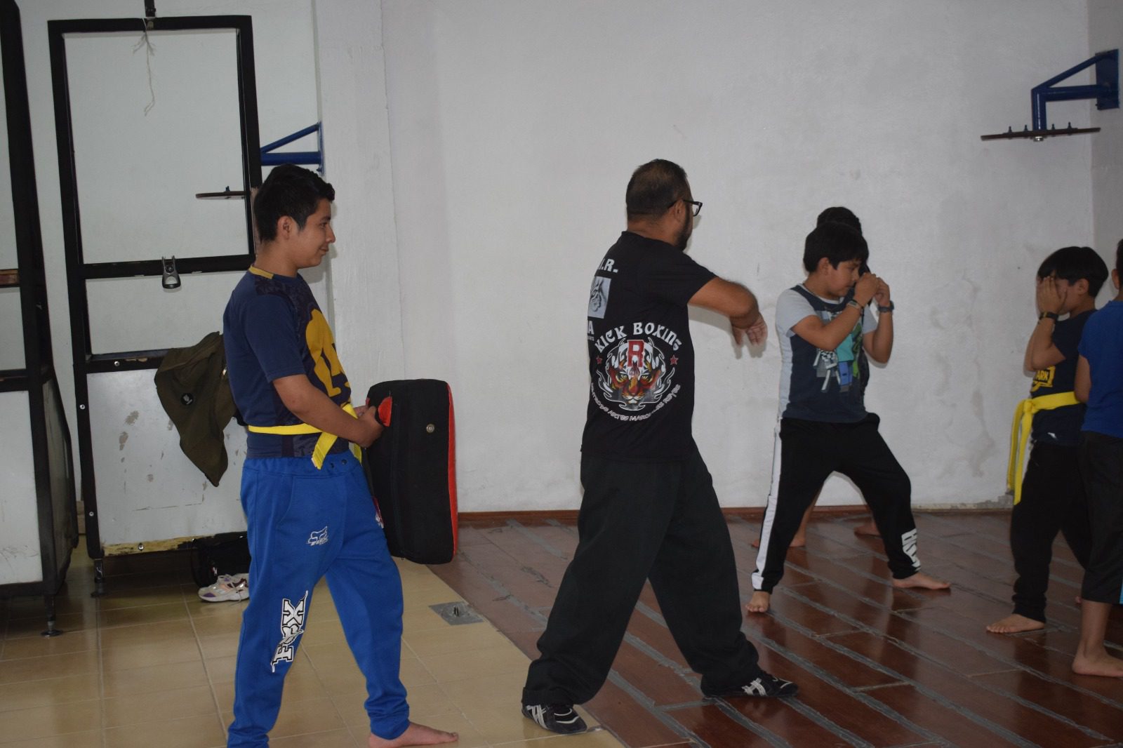 1697745152 156 ¡Ven y descubre la disciplina del kickboxing en nuestro taller