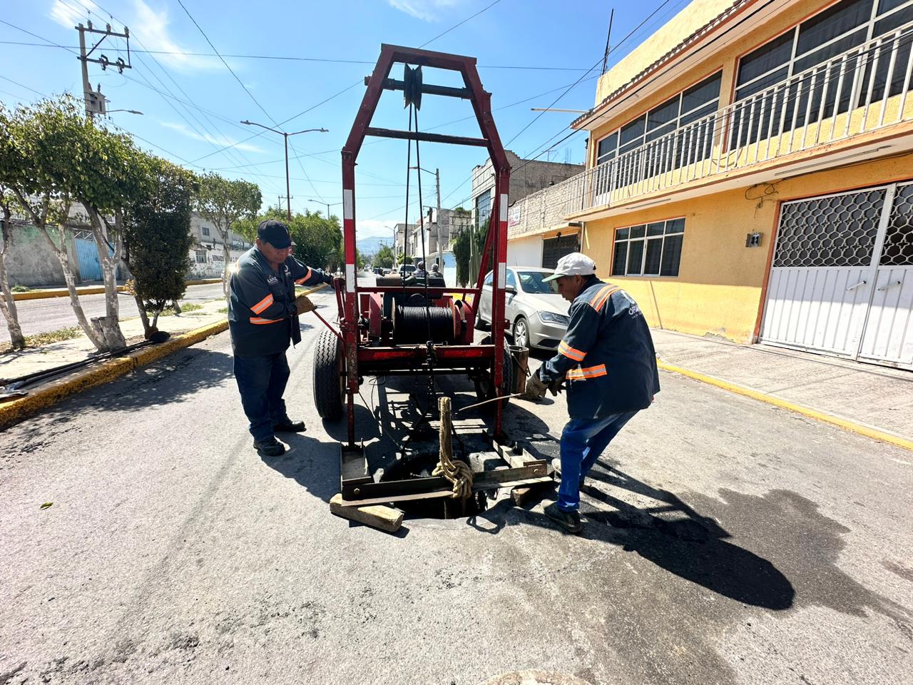 1697746585 229 LimpiezaDeDrenaje El equipo de malacates realiza labores preventivas de