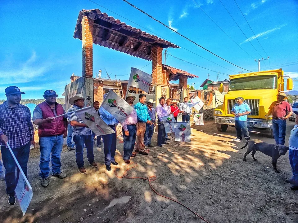 1697806151 Nuestro Presidente Municipal en compania de algunos integrantes de nuestro jpg