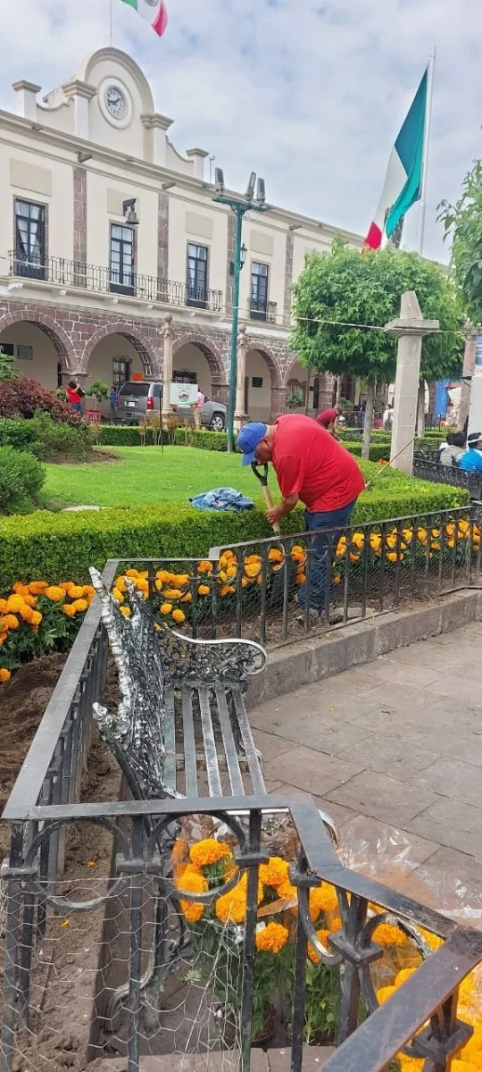 1697841943 650 Ante la celebracion de Dia de Muertos estamos decorando con