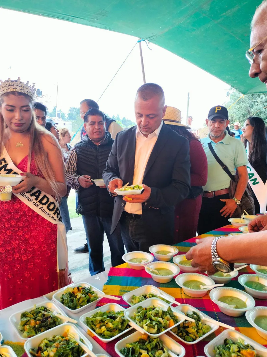 1697977501 170 EL PRESIDENTE MUNICIPAL RAUL NAVARRO RIVERA RECONOCE EL TRABAJO Y