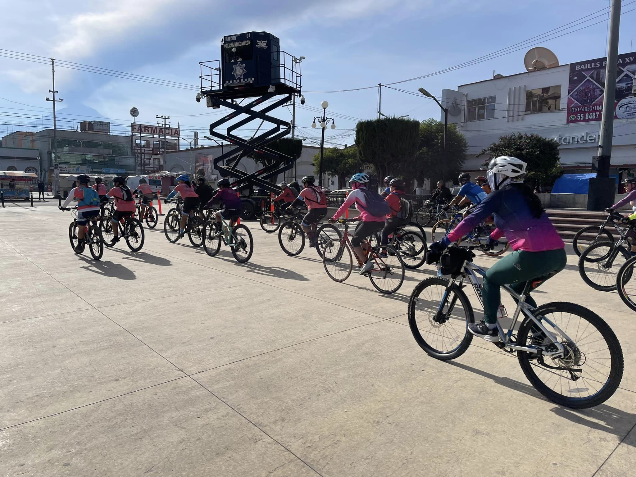 1697977546 25 Asi se vivio la rodada ciclista femenil contra el cancer