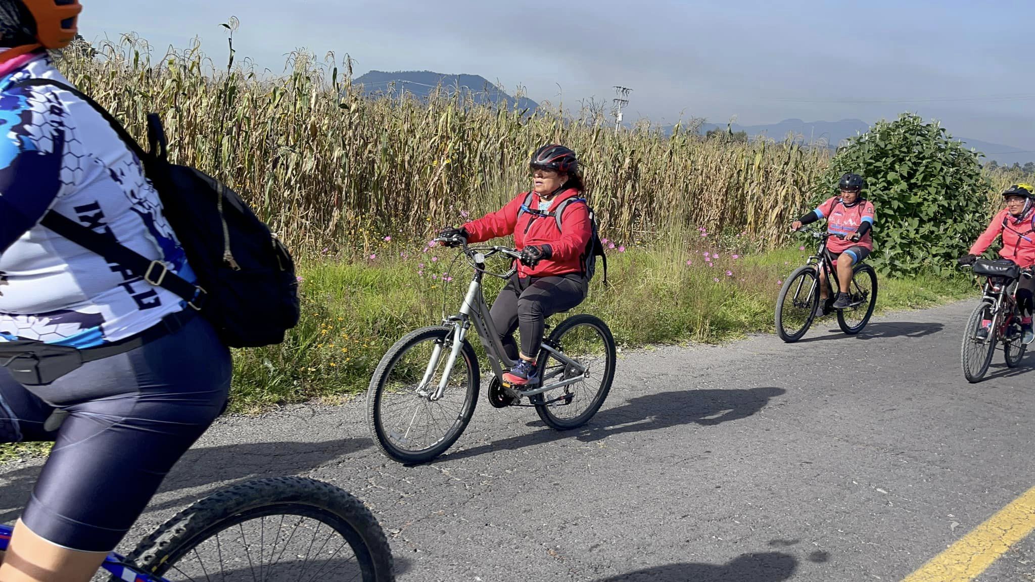 1697977562 363 Asi se vivio la rodada ciclista femenil contra el cancer