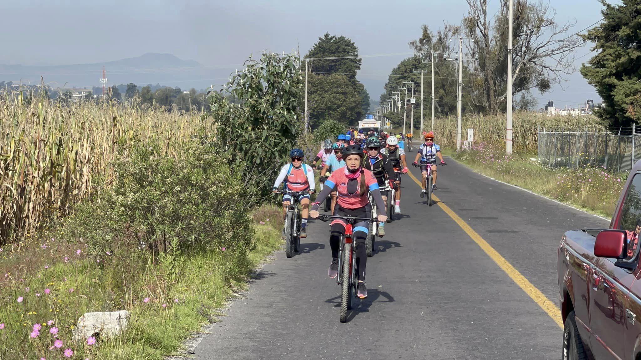 1697977578 683 Asi se vivio la rodada ciclista femenil contra el cancer