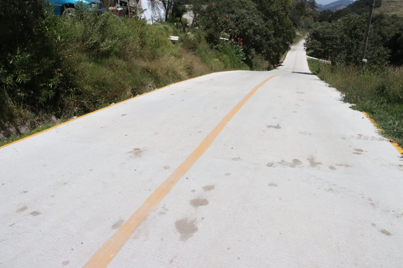 1697987530 847 EntregadeObra En la comunidad de Macavaca inauguramos la Construccion de