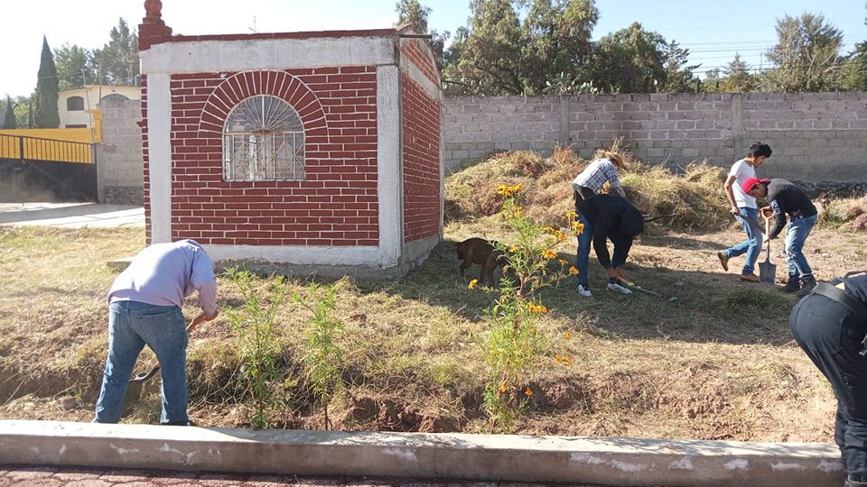 1697998216 237 Los chicos del servicio militar y los miembros de la