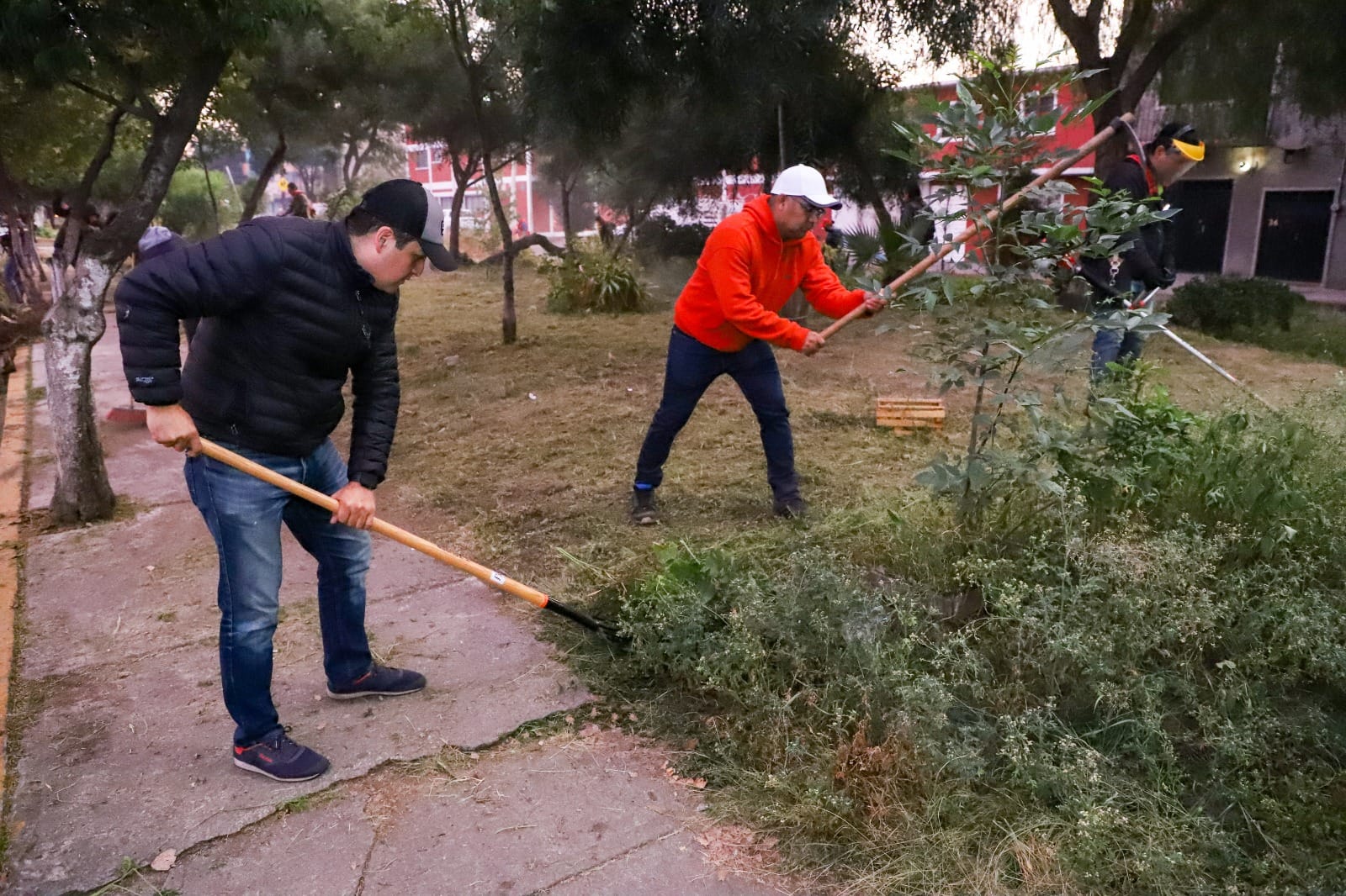 1698000047 220 Liderados por el presidente municipal Tony Rodriguez esta manana realizamos