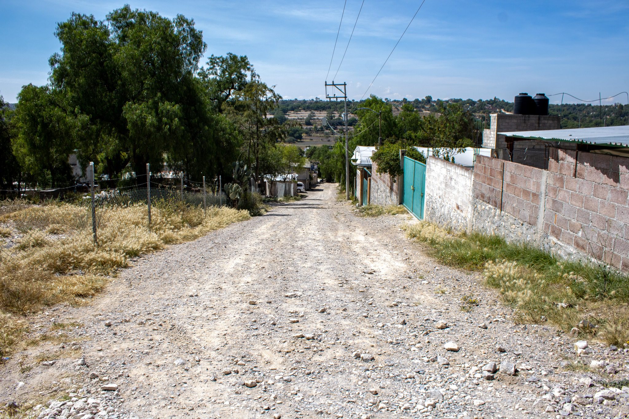 1698003244 253 Inicio de la Construccion de Guarniciones y Banquetas en la