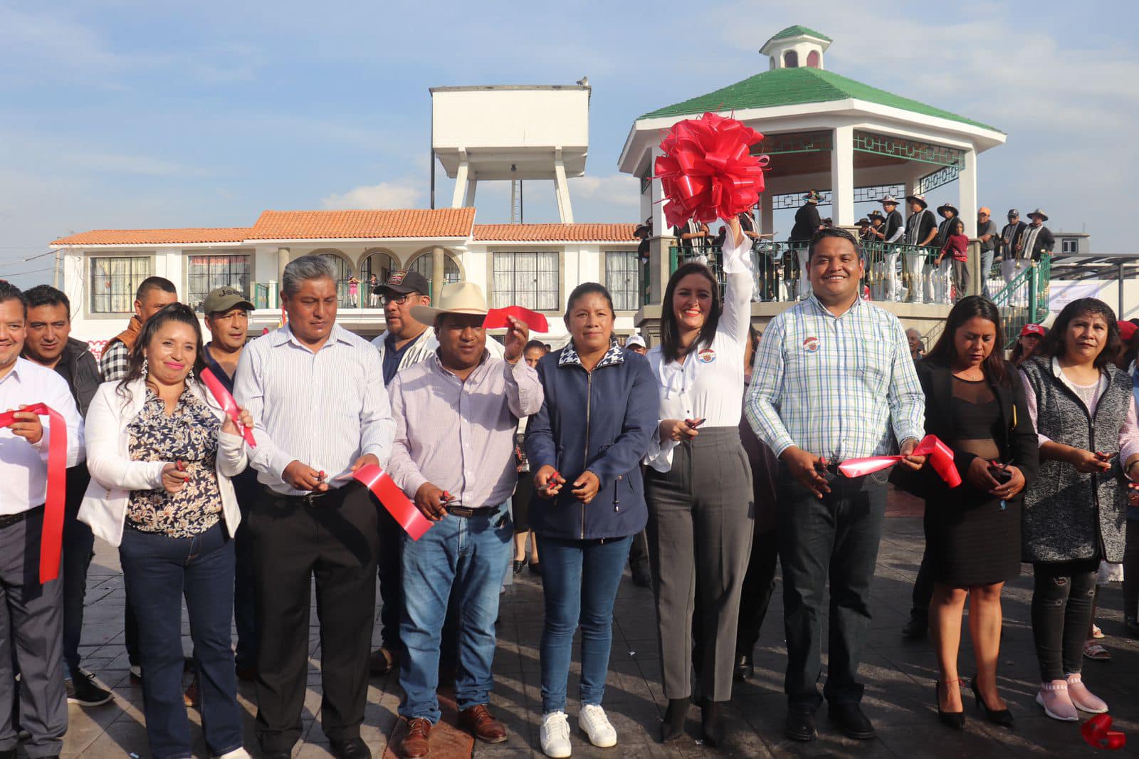 1698011606 267 SanPedroTlaltizapan esta de fiesta entregamos la Plaza Civica Benito Juarez