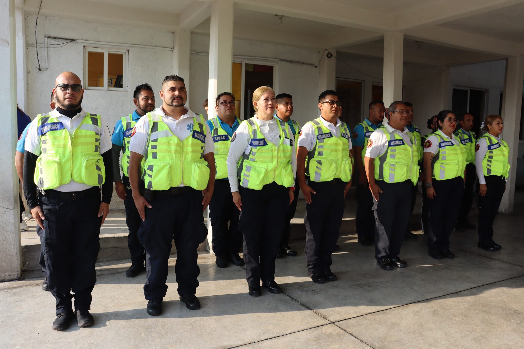 1698079566 371 Entrega de botas de seguridad Esta Manana el Presidente Municipal