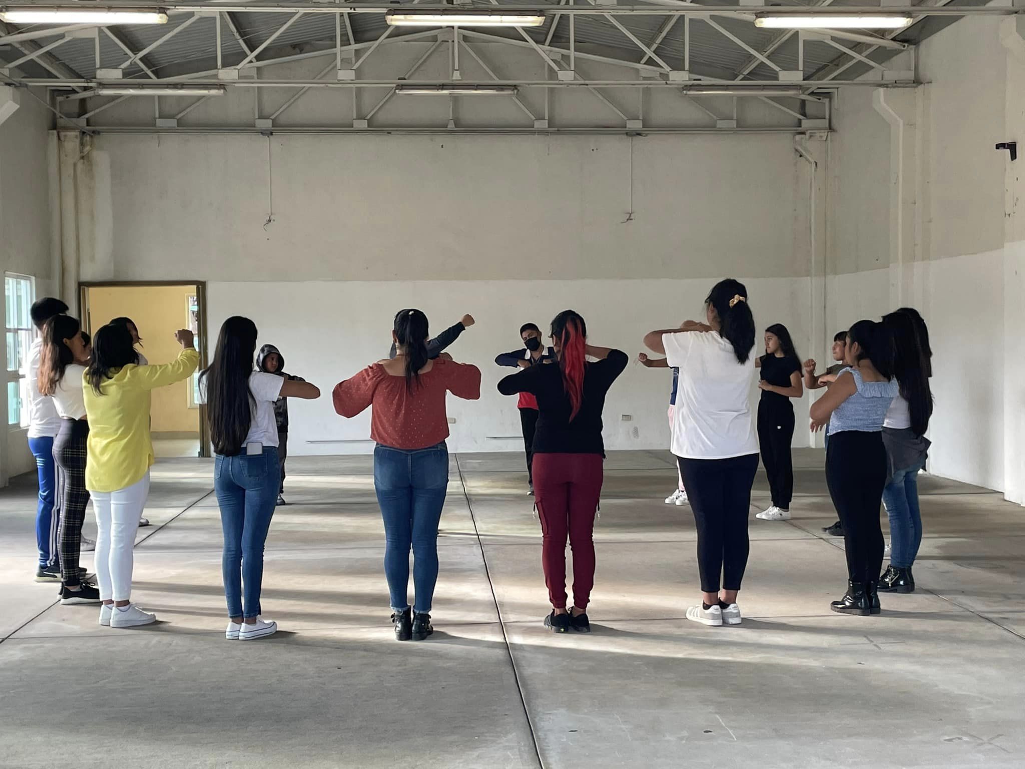 1698093555 722 Se dio inicio al Taller de Danza Folklorica en nuestro