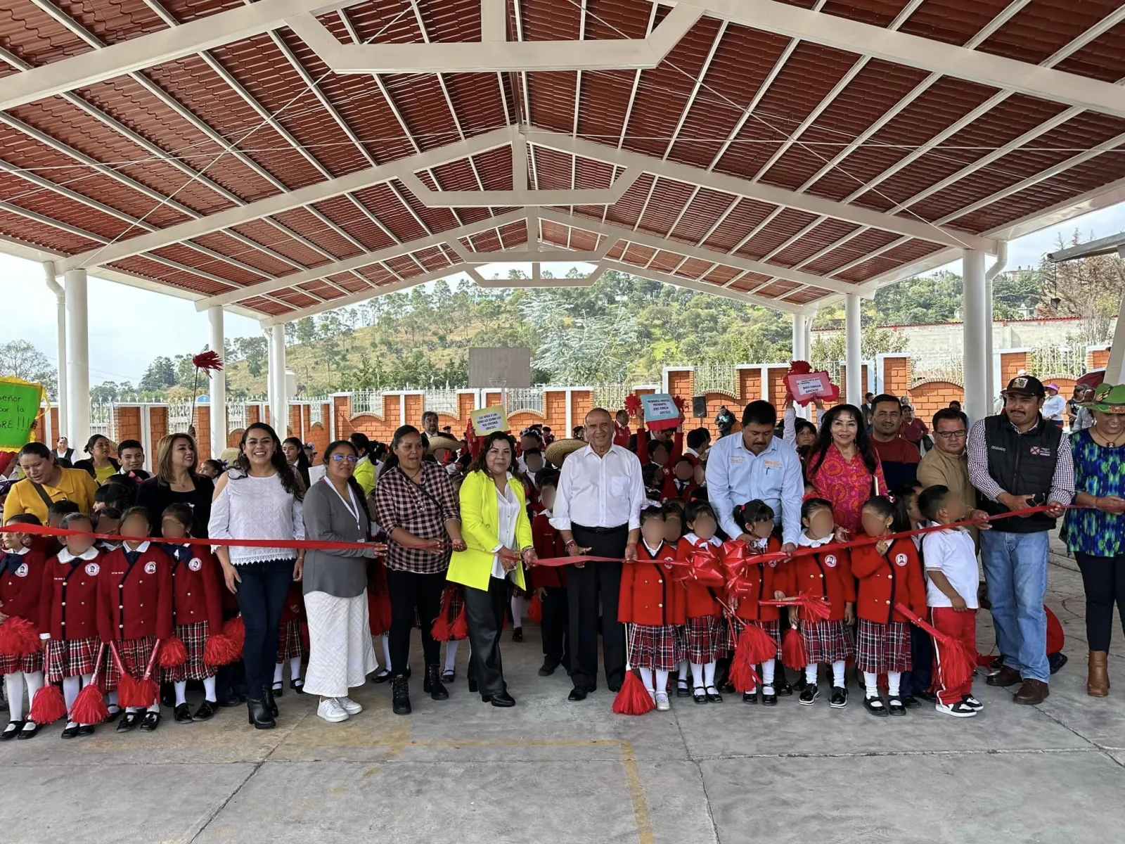 1698102542 En la Escuela Primaria Guadalupe Victoria de Santa Maria Endare scaled