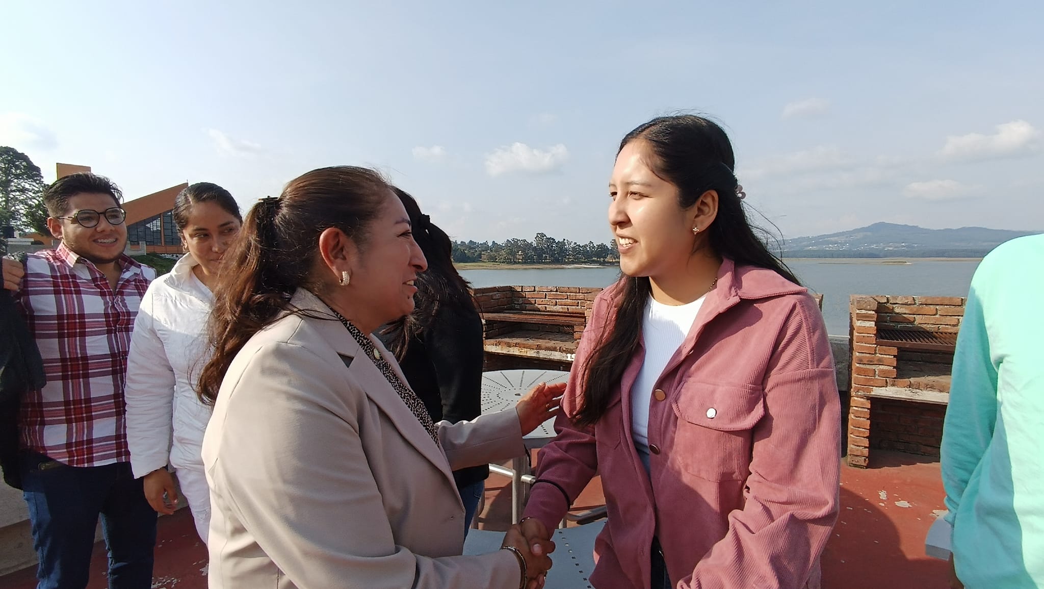 1698104861 843 La presidenta municipal Maria Luisa Carmona Alvarado se reunio con