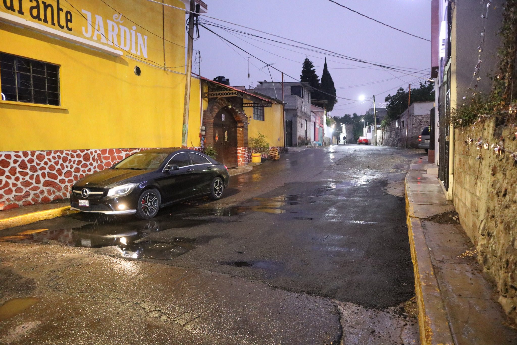 1698151831 454 Continuamos bacheando sin detenernos Esta lunes brindamos mantenimiento a las