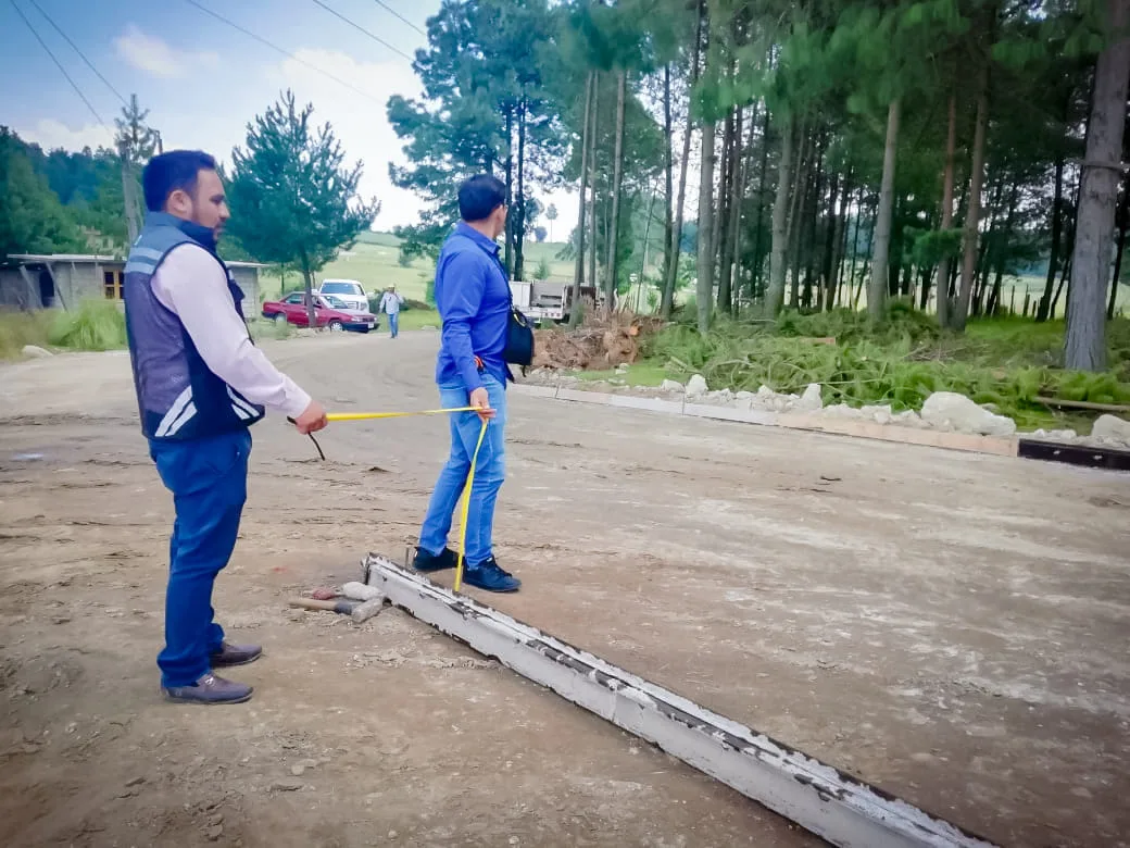 1698180140 En la comunidad de Monte de Pena estamos trabajando en jpg