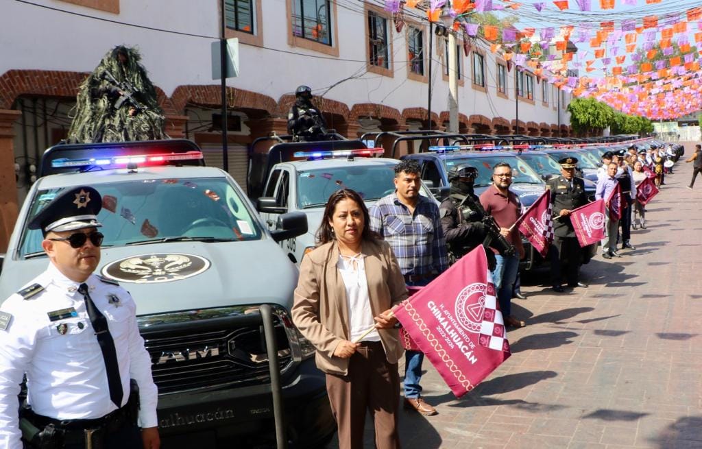 1698182128 788 ENTREGA DE PARQUE VEHICULAR CONTRIBUIRA A LA MEJORA DE SERVICIOS