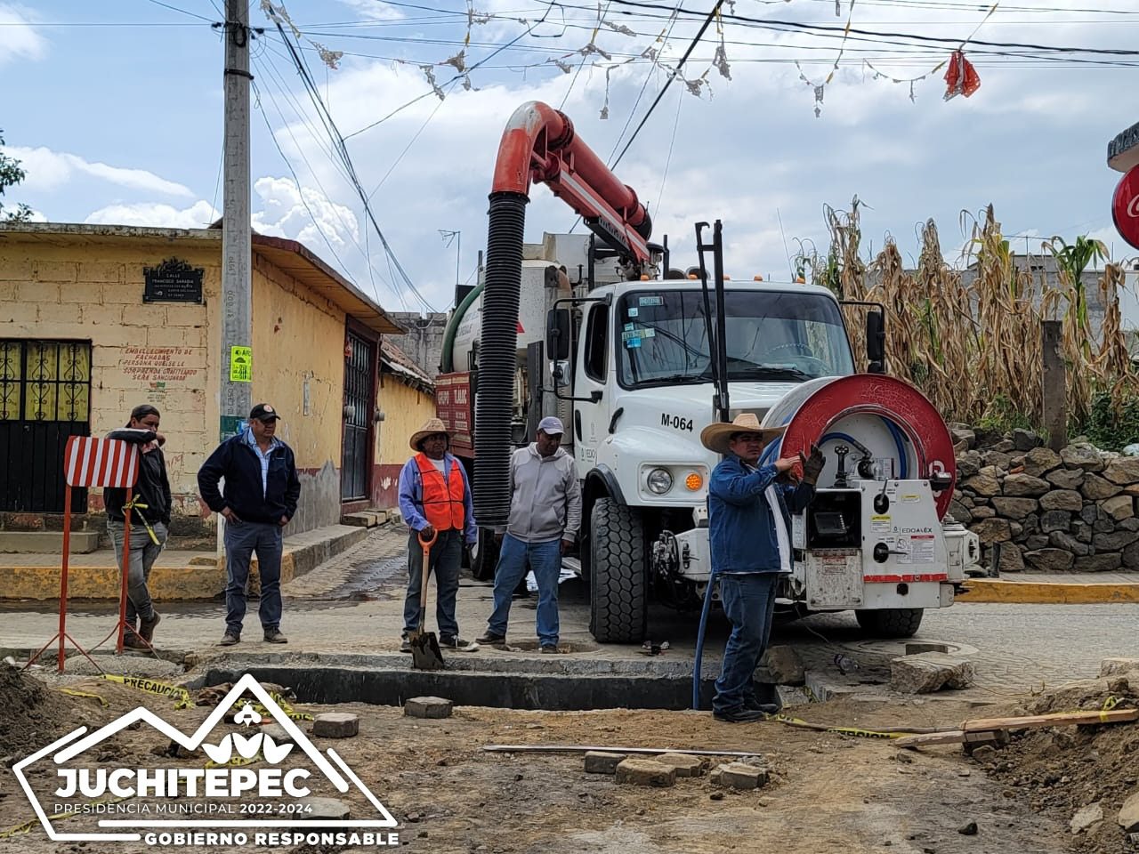 1698186212 252 Vactor El Gobierno Municipal con el valioso apoyo de