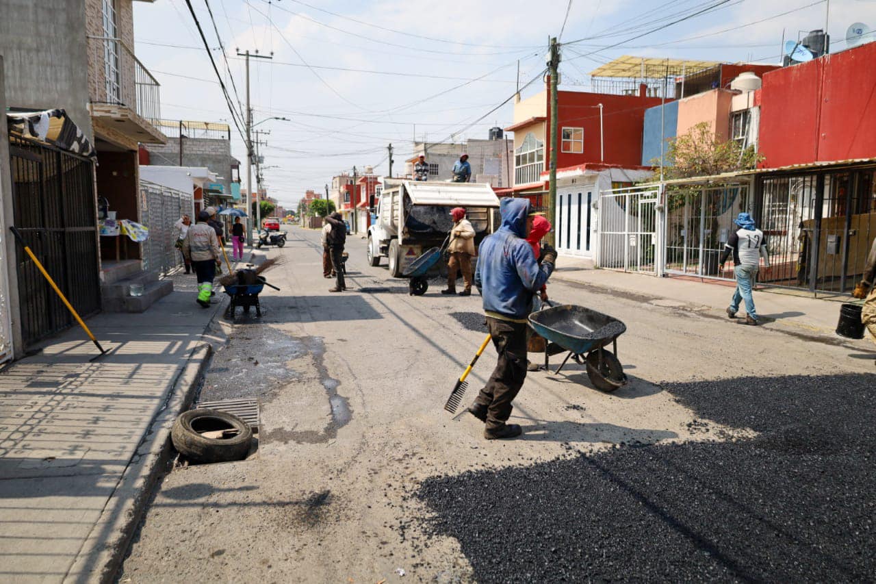 1698240096 815 Para contar con vialidades transitables se realizaron labores de bacheo