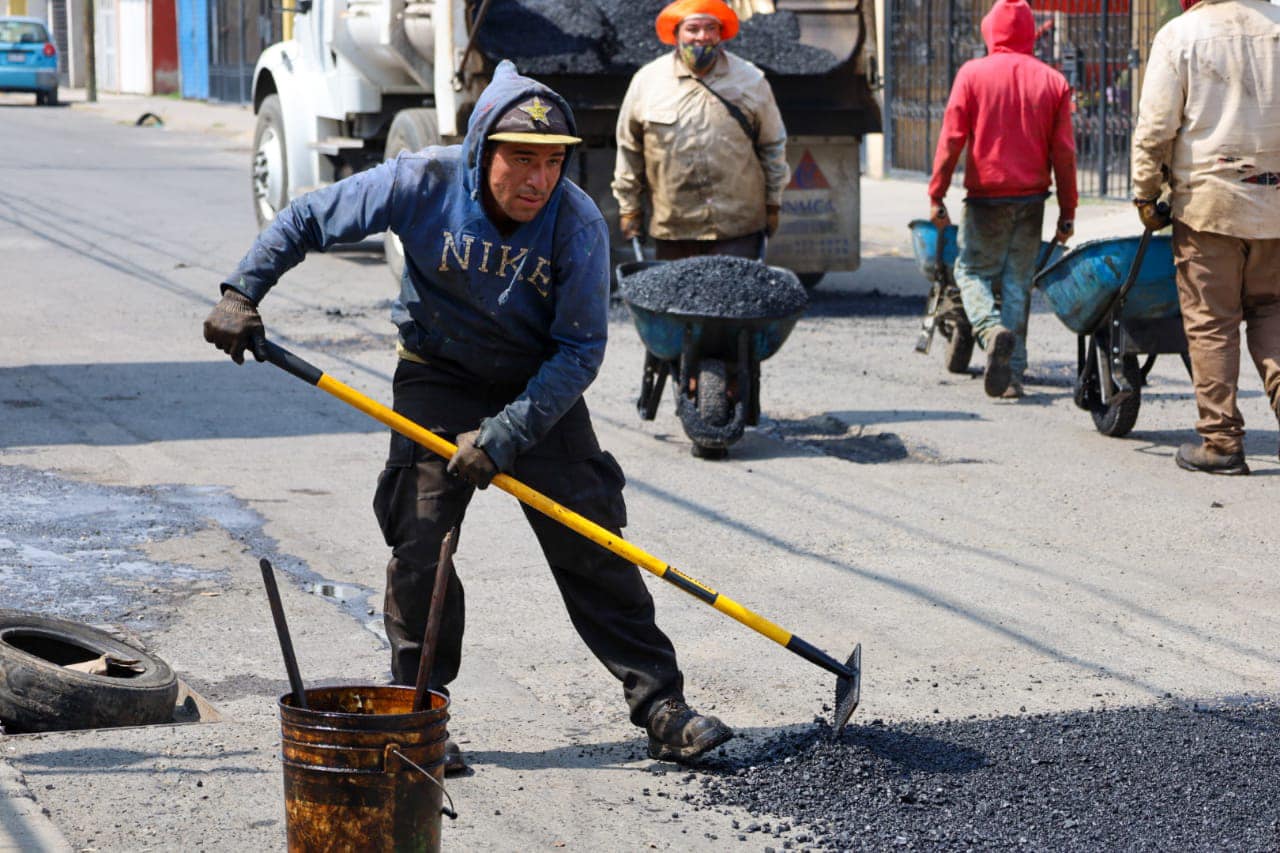 1698240122 Para contar con vialidades transitables se realizaron labores de bacheo