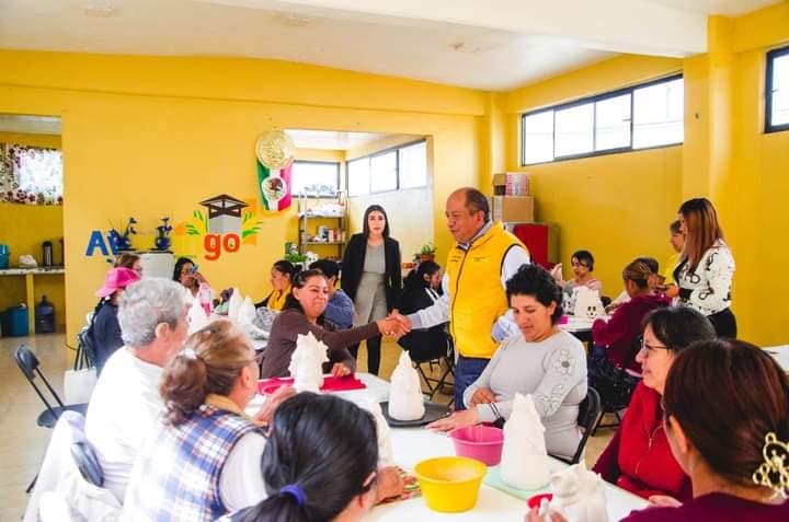 1698244221 23 InicioDeCurso Pintura en Ceramica El Gobierno Municipal de Ayapango