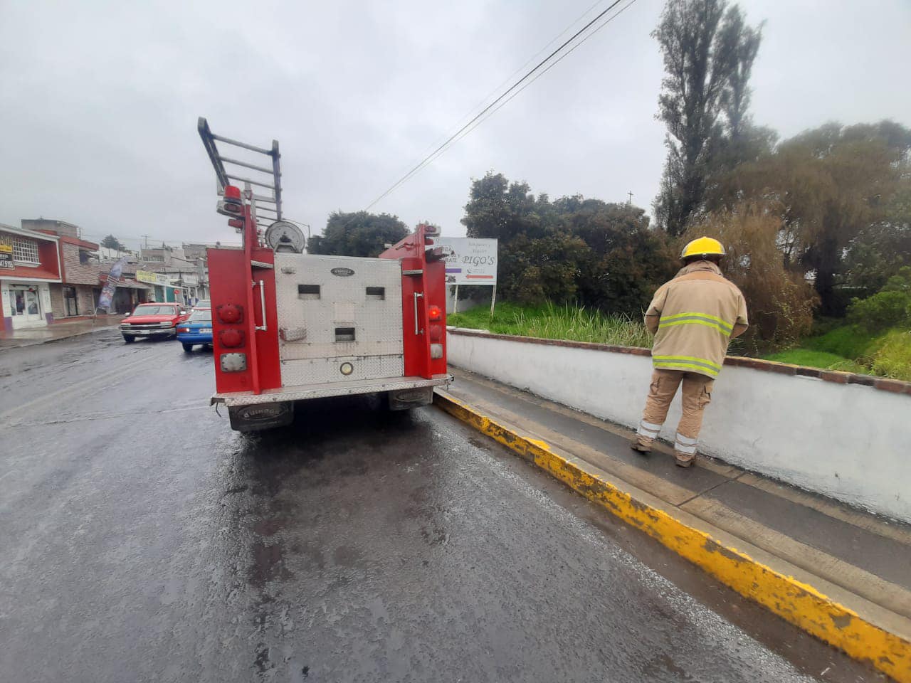 1698259007 Vecinas y vecinos companeros de la Coordinacion de Proteccion Civil