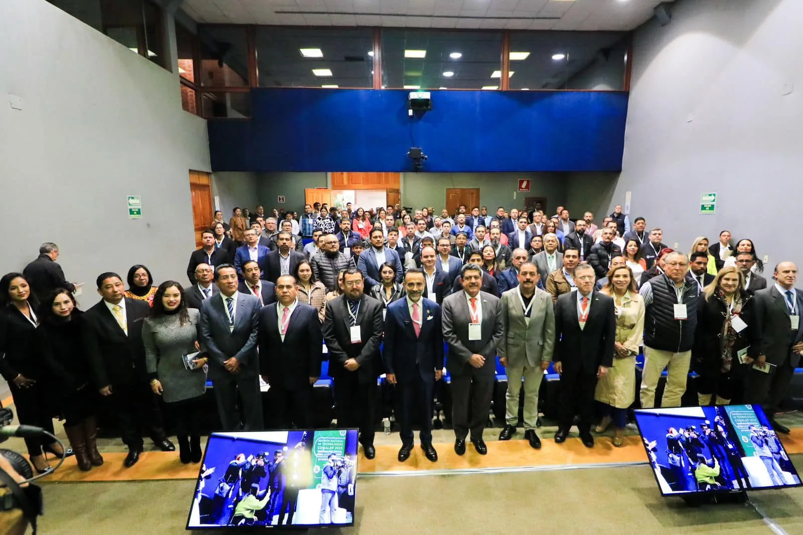 1698275136 El presidente municipal Fernando Flores Fernandez acudio a la Inauguracion jpg